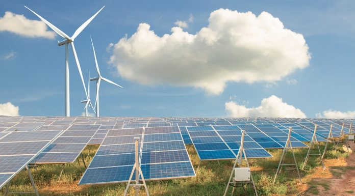 Kofein izboljša učinkovitost in stabilnost solarnih celic