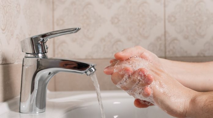 SZO: Kaj o koronavirusu 2019-nCoV drži in kaj ne?