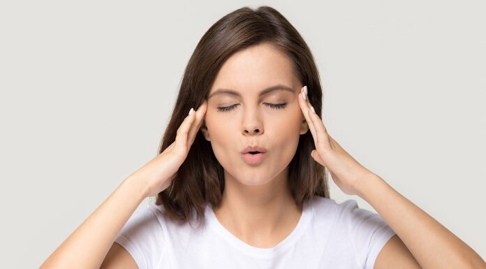 Anksioznost premagamo s čuječnostjo in dihalnimi vajami.