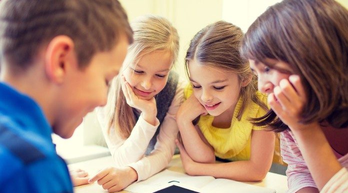 Prekomerna uporaba zaslonov pri otrocih