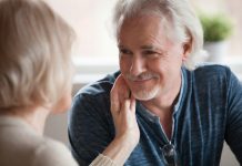 Zaupanje in pogovor med bolnikom in bližnjim med zdravljenjem raka